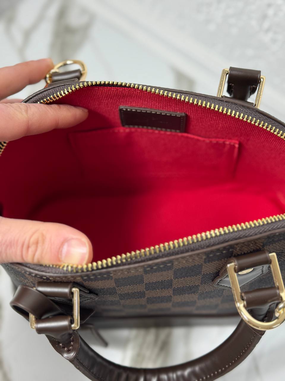 Alma Damier
