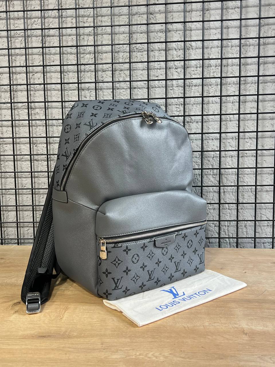 Louis Vuitton Discovery Grey
