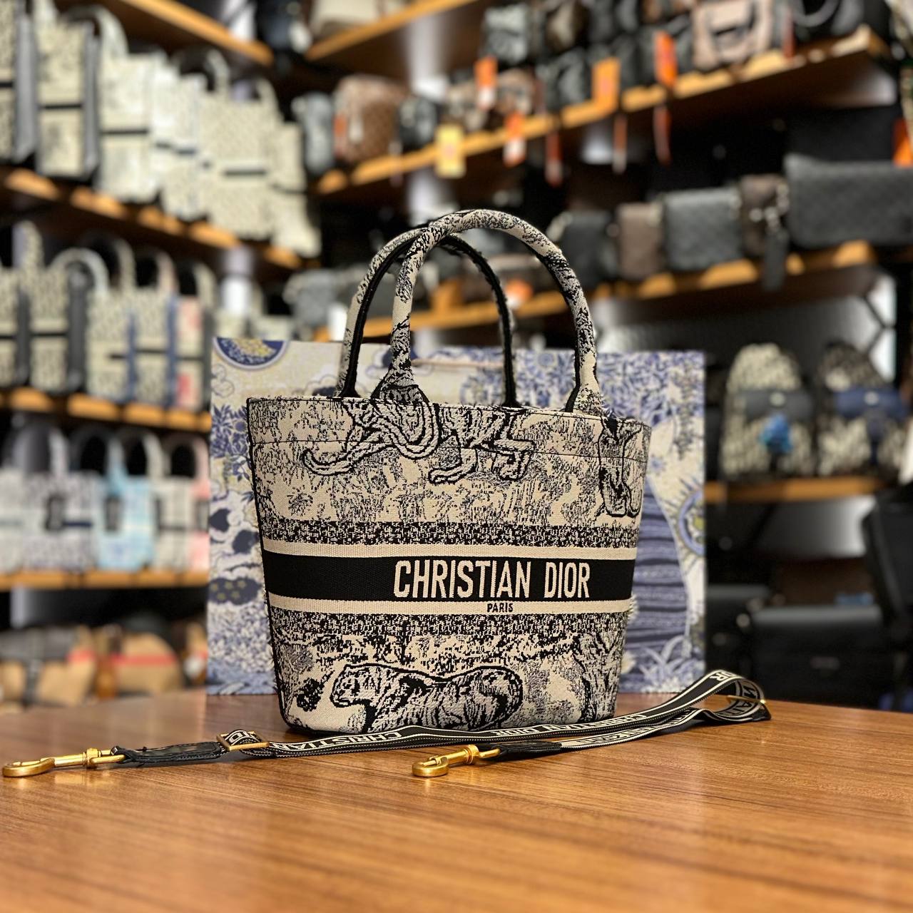 Dior