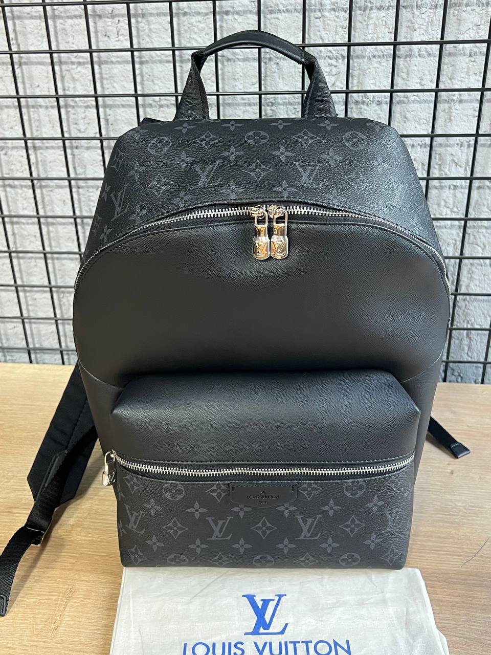 Louis Vuitton Discovery Monogram
