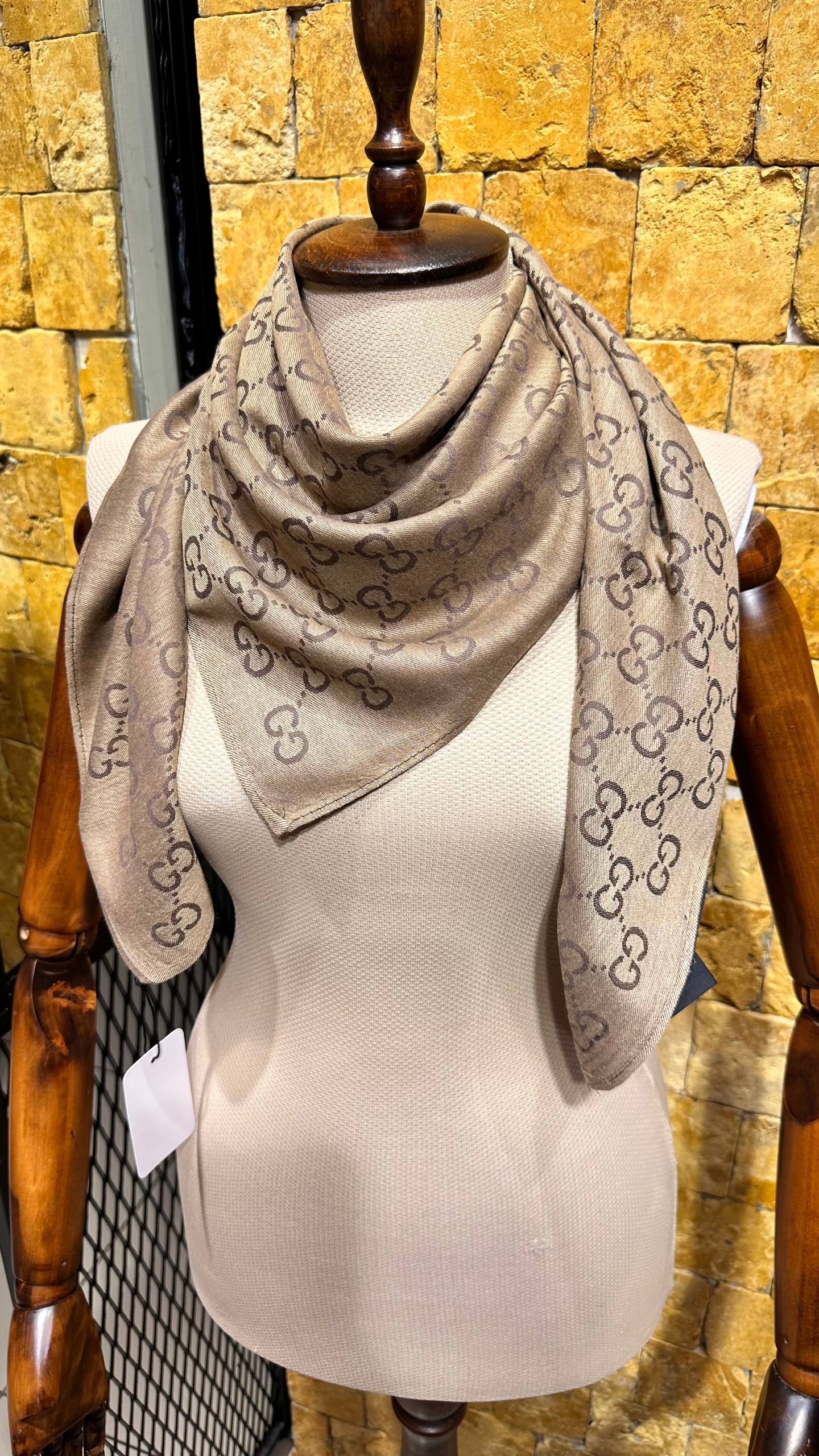Gucci Scarf Μπεζ