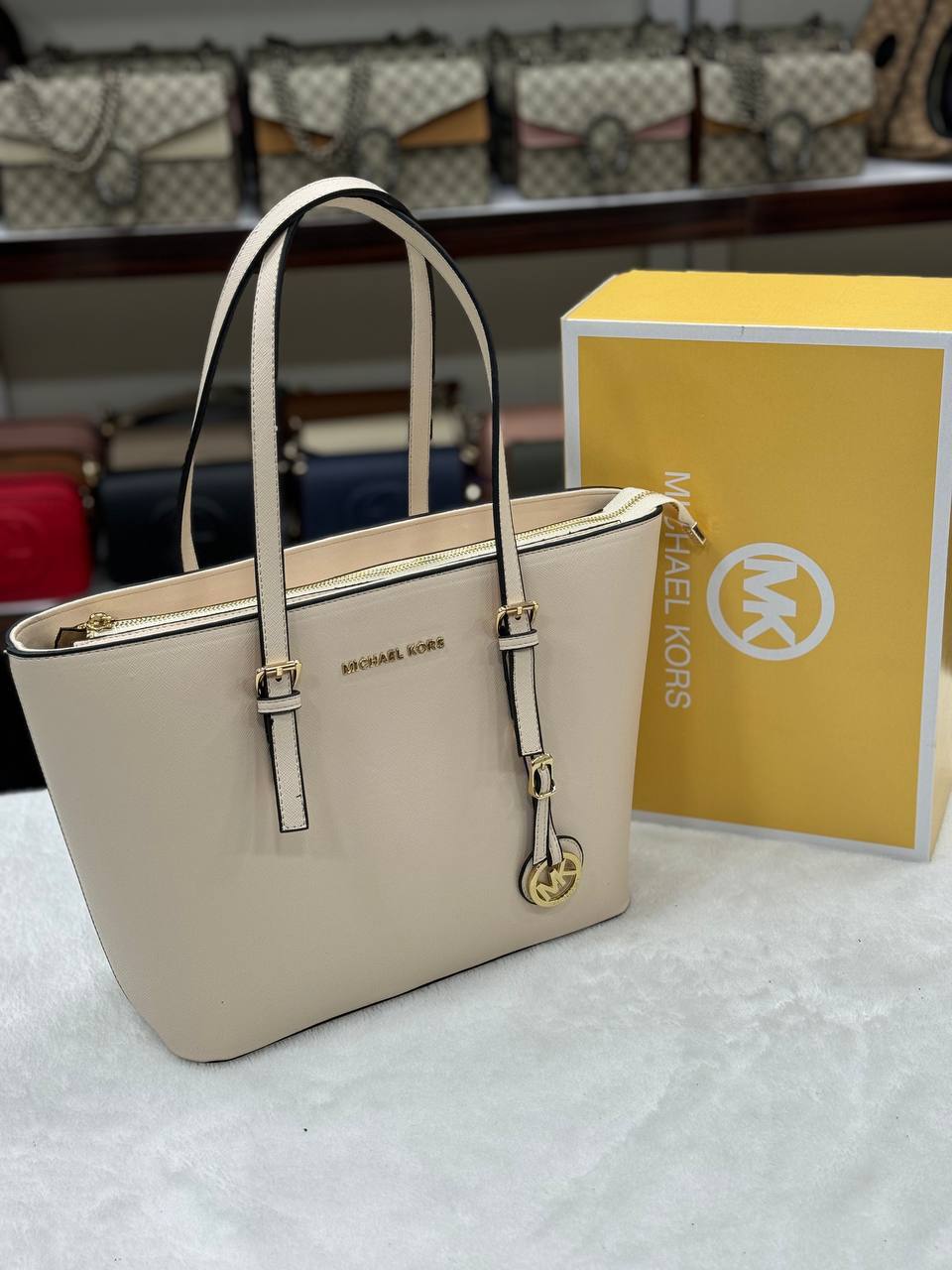 Michael Kors Shopping Beige