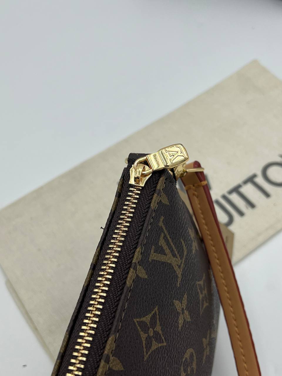 Louis Vuitton Pochette Monogram