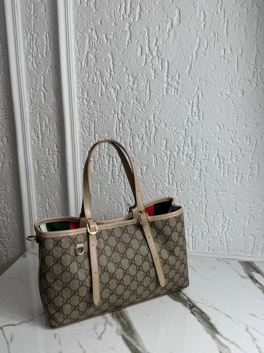 Gucci Beige