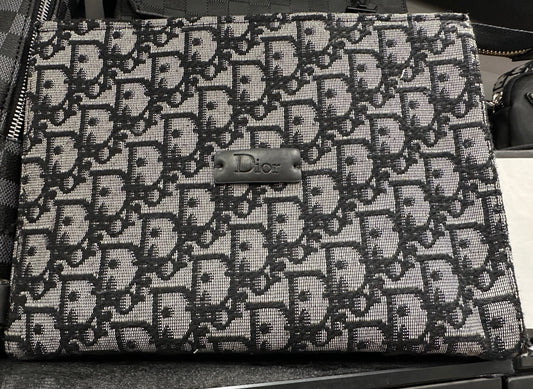 Dior Φάκελος
